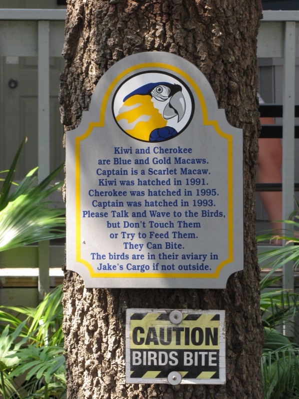 2010-08-01 - Macaw Sign